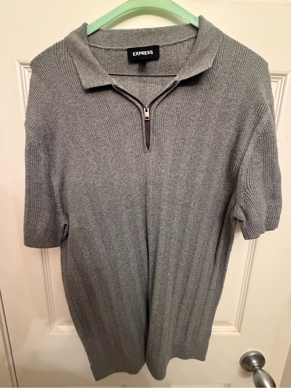 Express Men's Gray Short-Sleeve Ribbed Half-Zip Sweater Polo